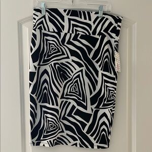 LuLaRoe Cassie Black and White Skirt